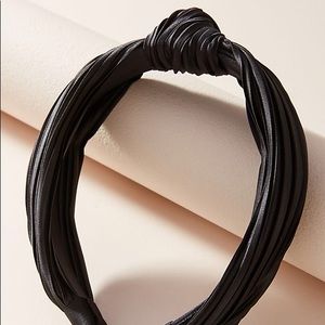 Anthropologie “Lauren” knotted headband